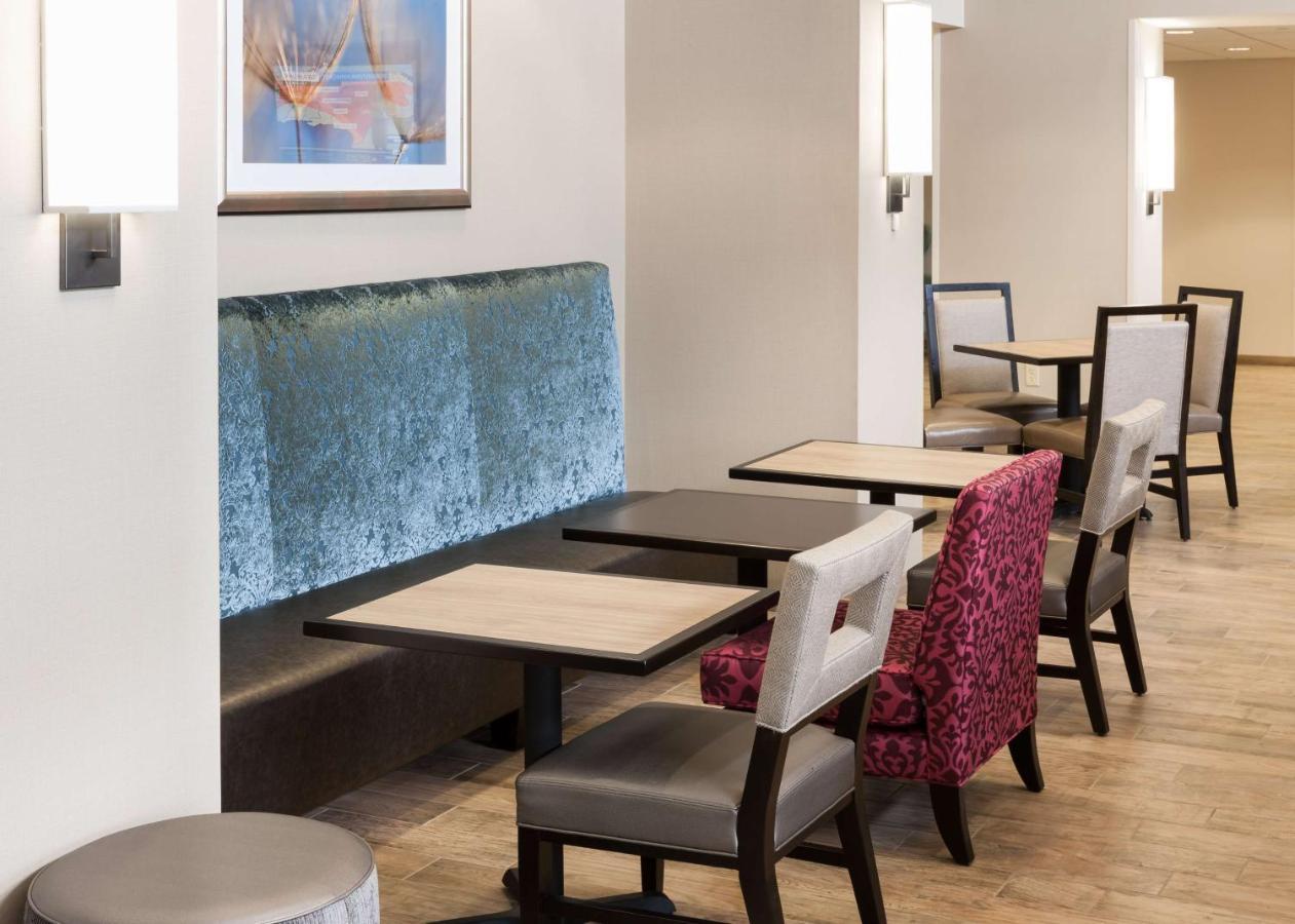 Hampton Inn & Suites Davenport Ngoại thất bức ảnh